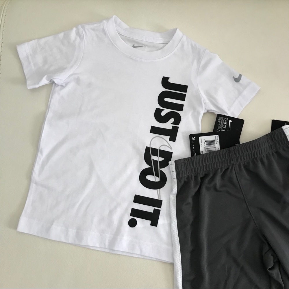 Nike Cute Boy Shorts Set - Picture 2 of 4